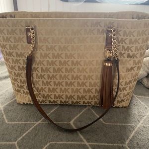 Michael Kors tote jetset mk monogram brand new